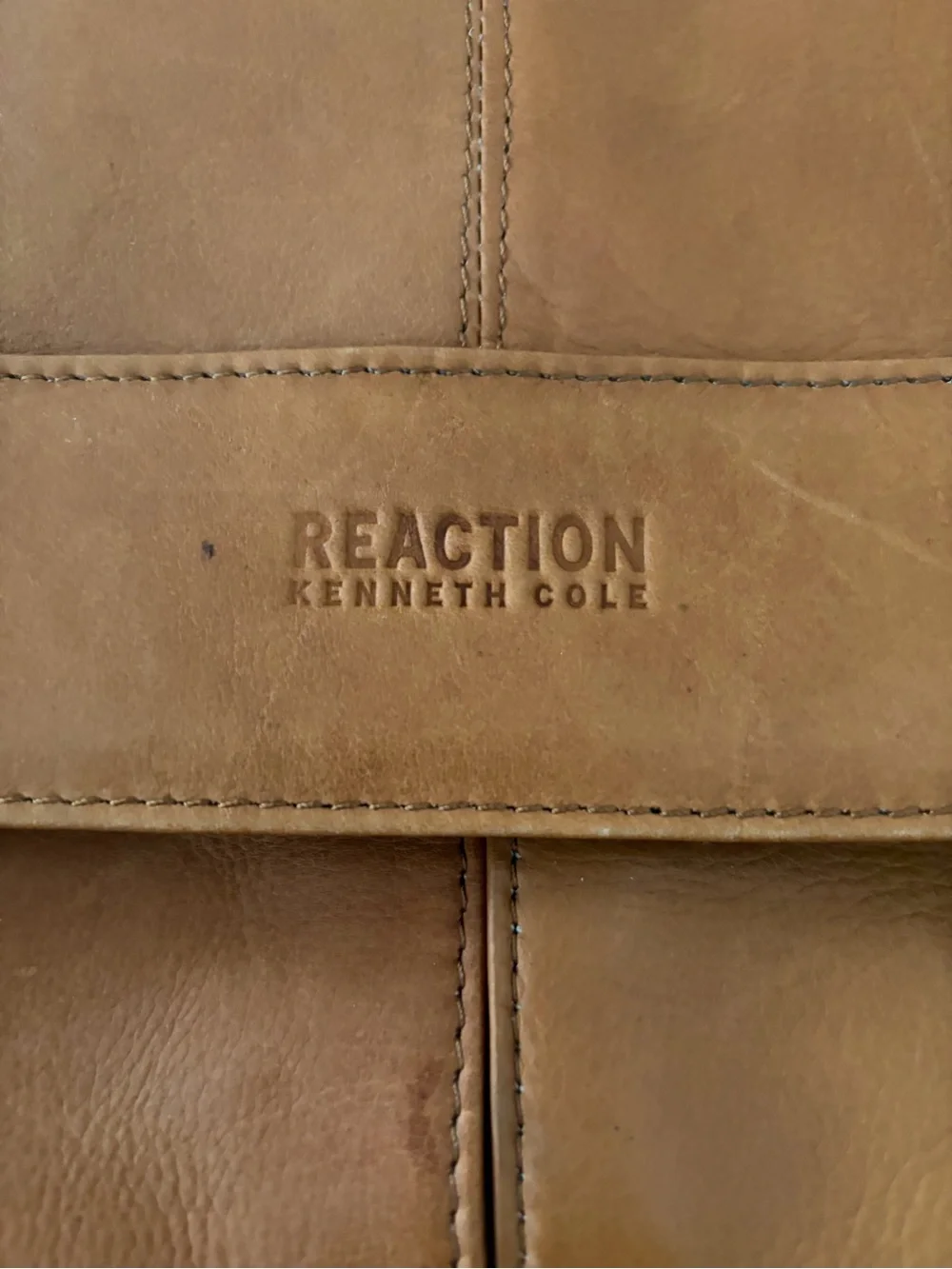 Kenneth Cole Reaction Leather Messenger Bag